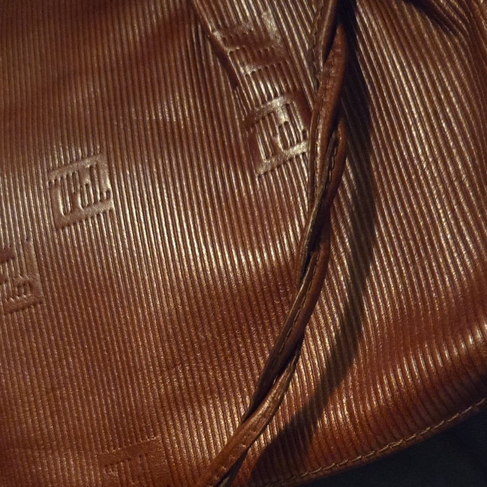 Vintage FENDI Shoulder Bag Of Epi Leather - Picture 8 of 8